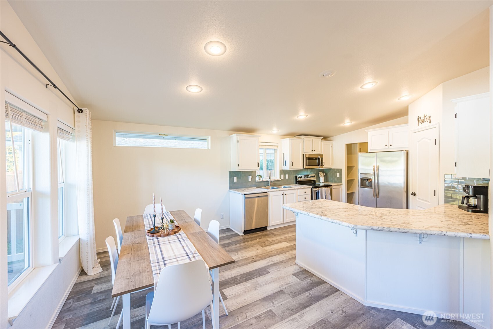 1522 W 15th Street