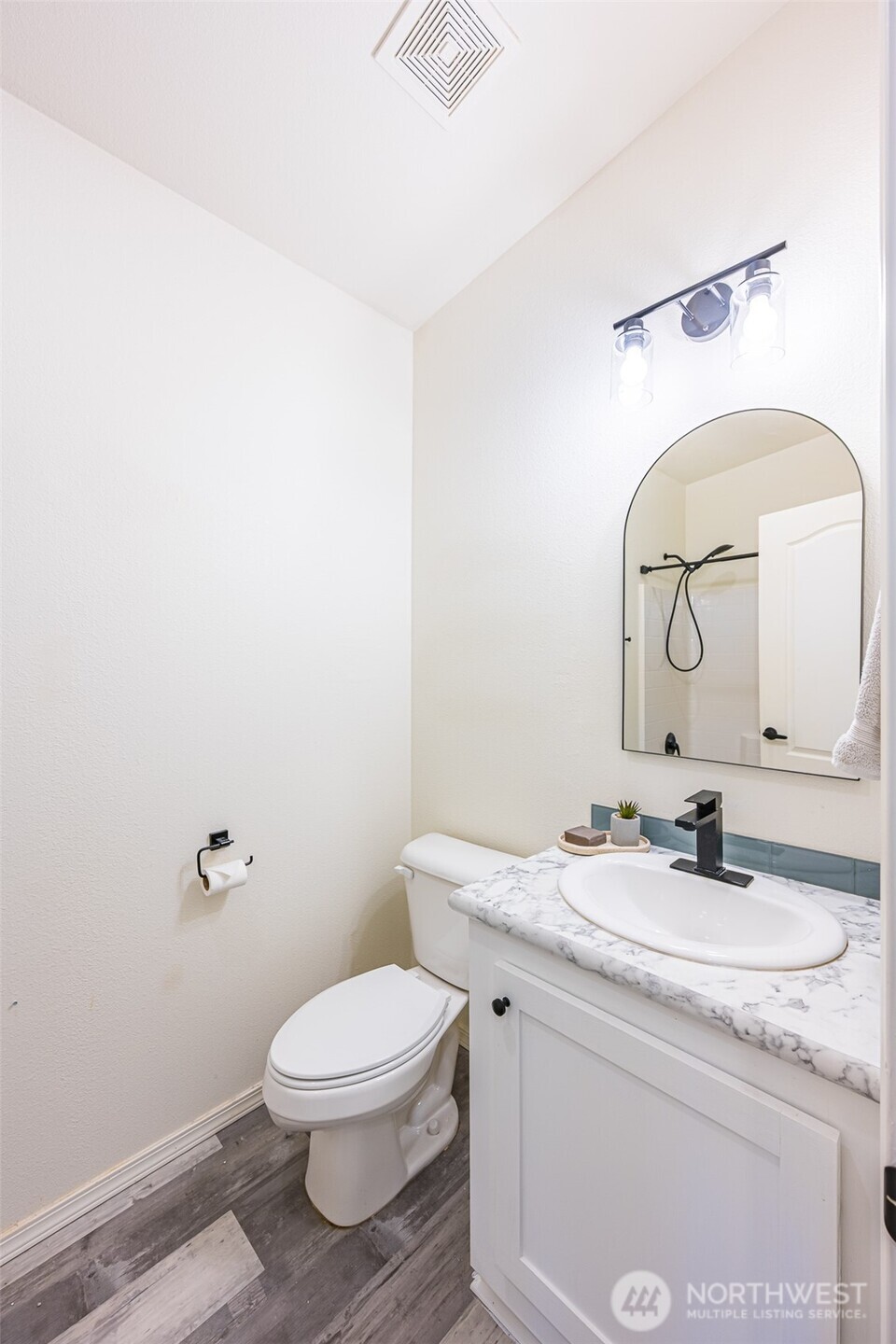 1522 W 15th Street