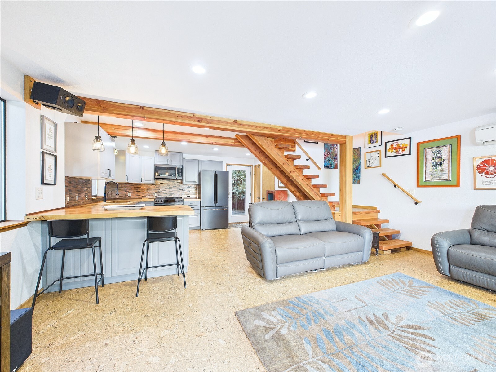 1341 E Beaver Avenue