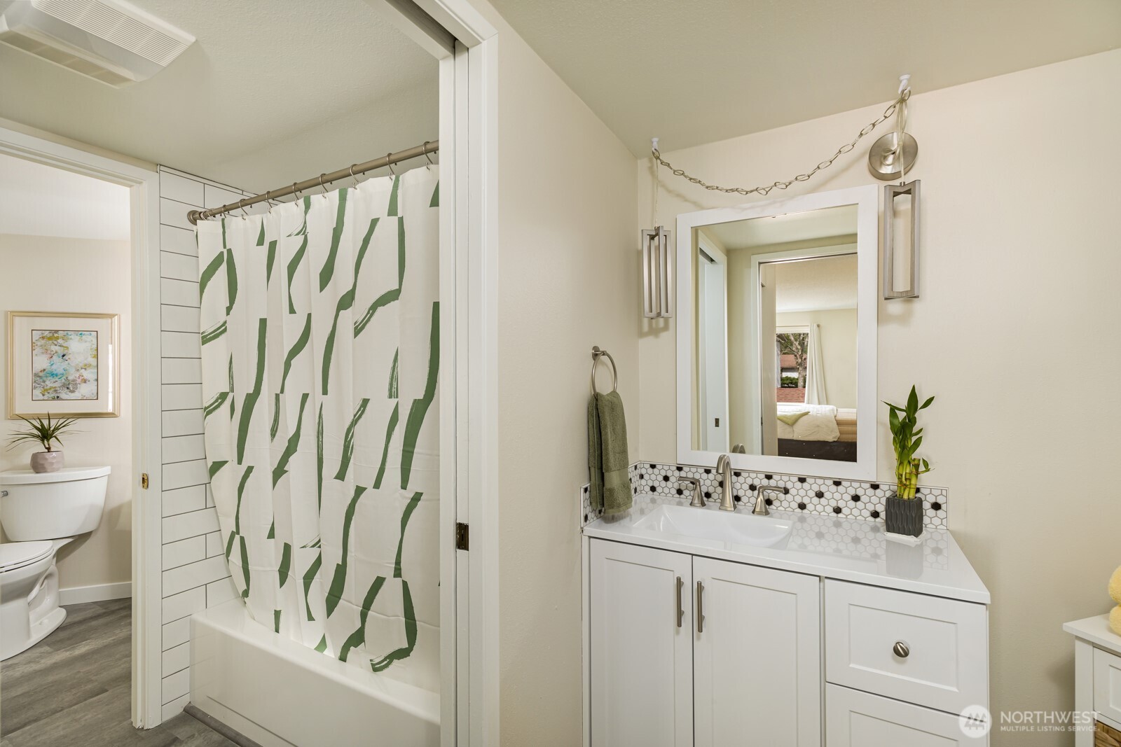 23405 Lakeview Drive Unit: H306