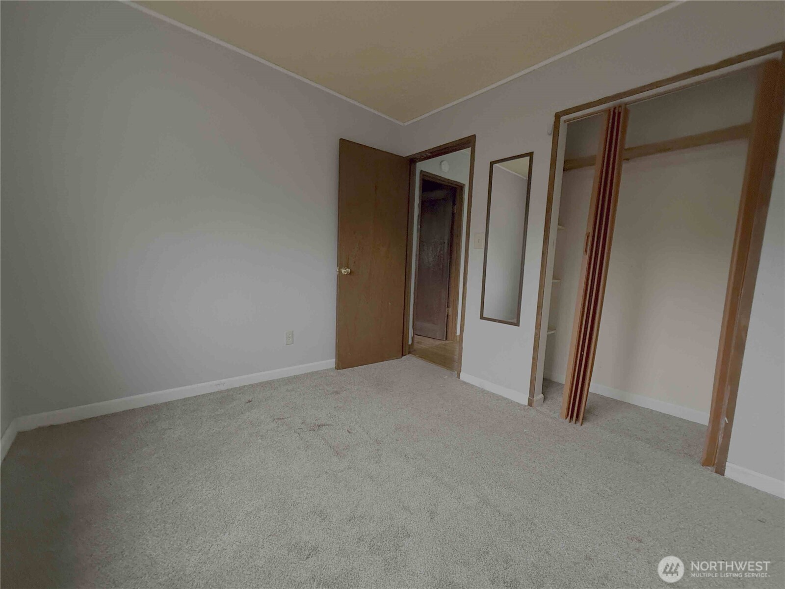 425 Sunnyhill Road W