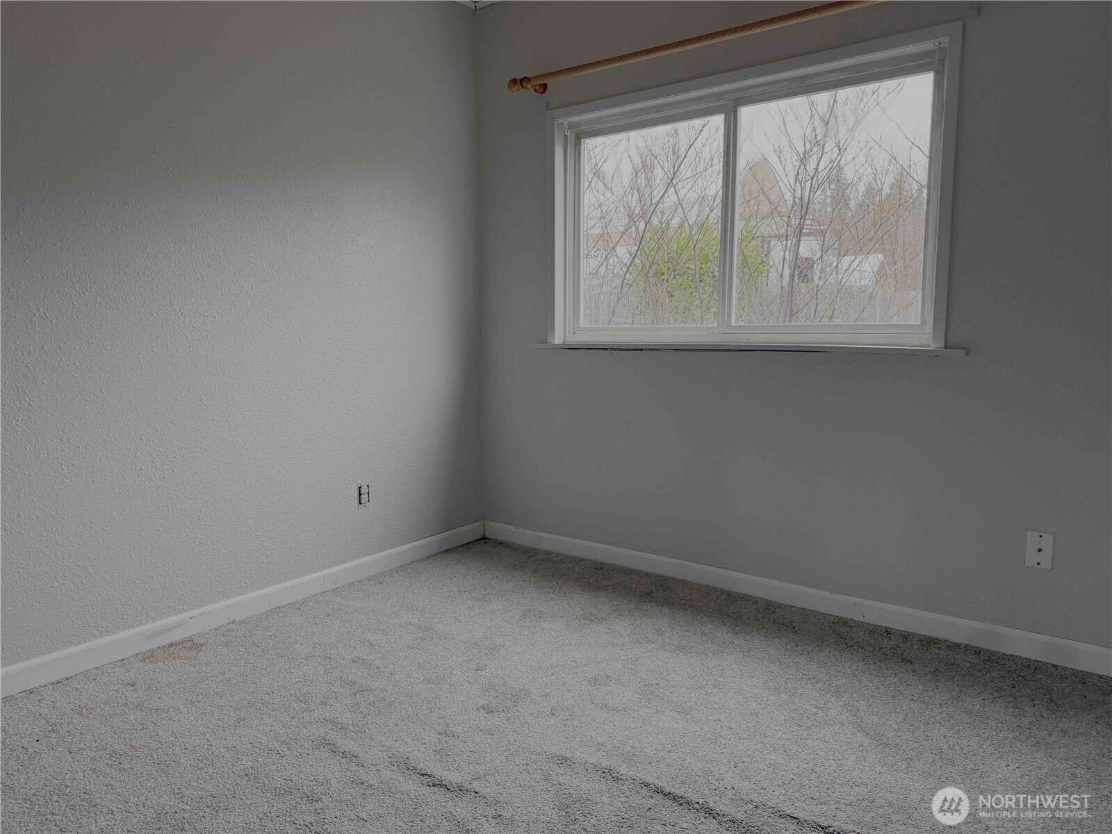 425 Sunnyhill Road W