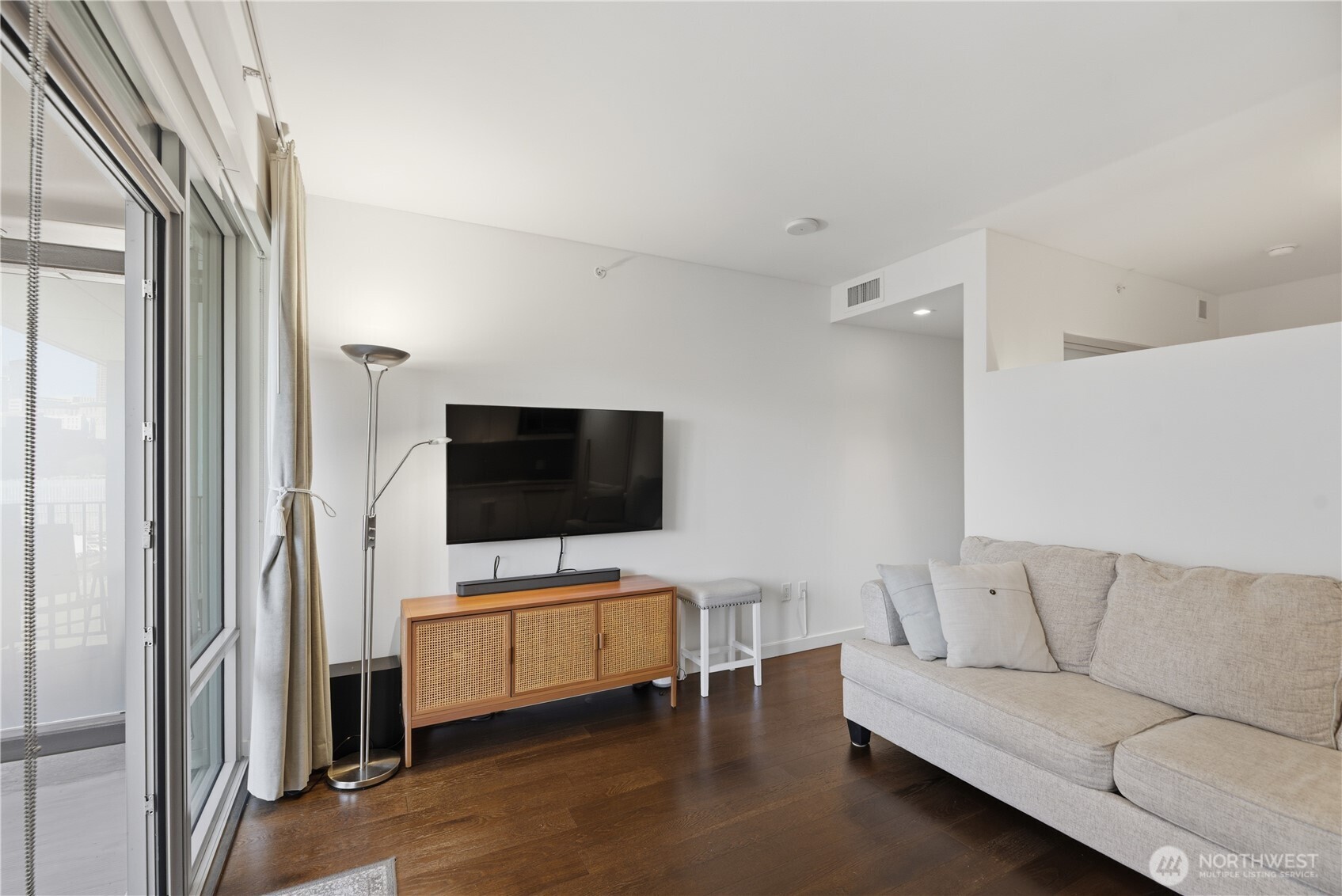 590 1st Avenue S Unit: 613