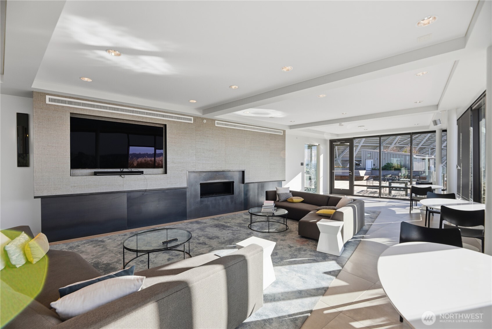 590 1st Avenue S Unit: 613