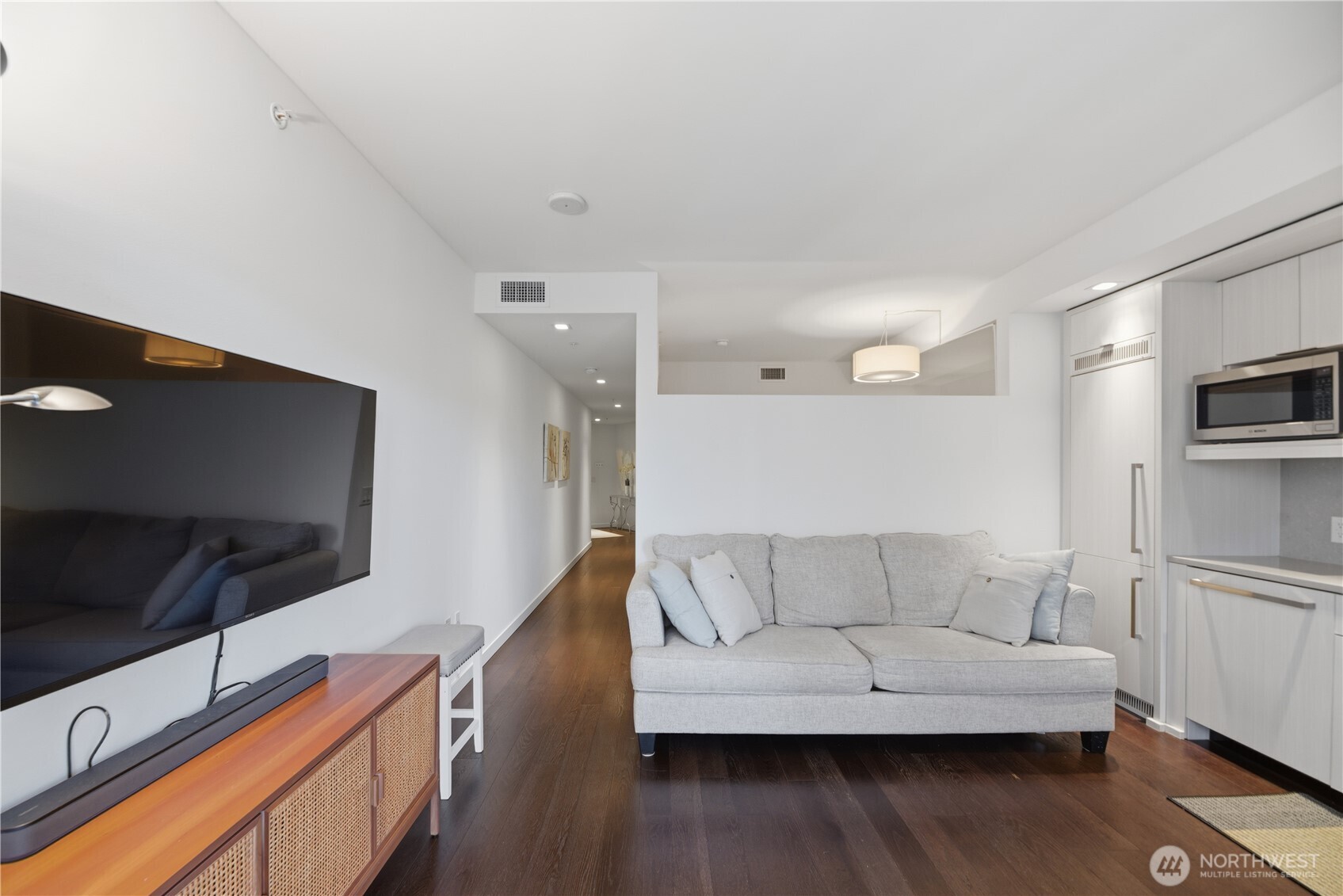 590 1st Avenue S Unit: 613