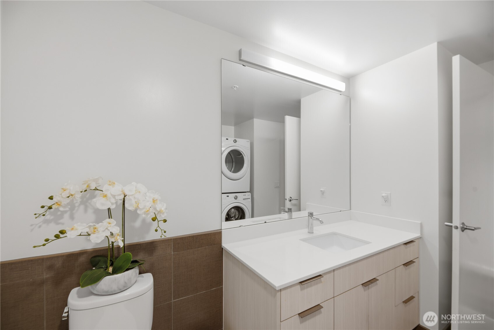590 1st Avenue S Unit: 613