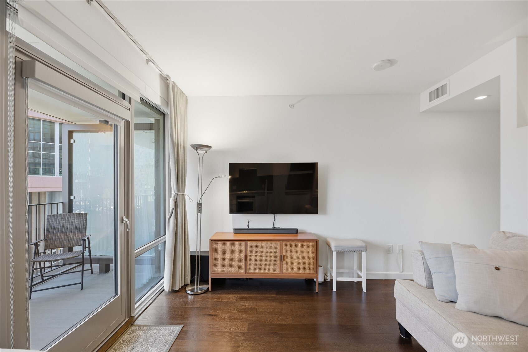 590 1st Avenue S Unit: 613