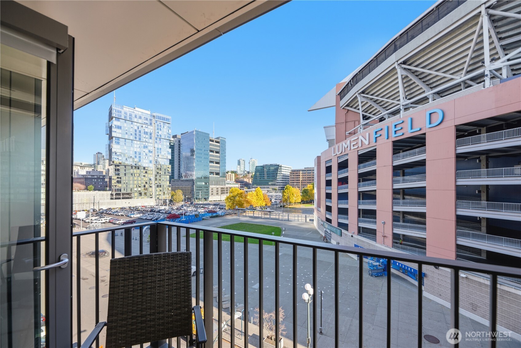 590 1st Avenue S Unit: 613