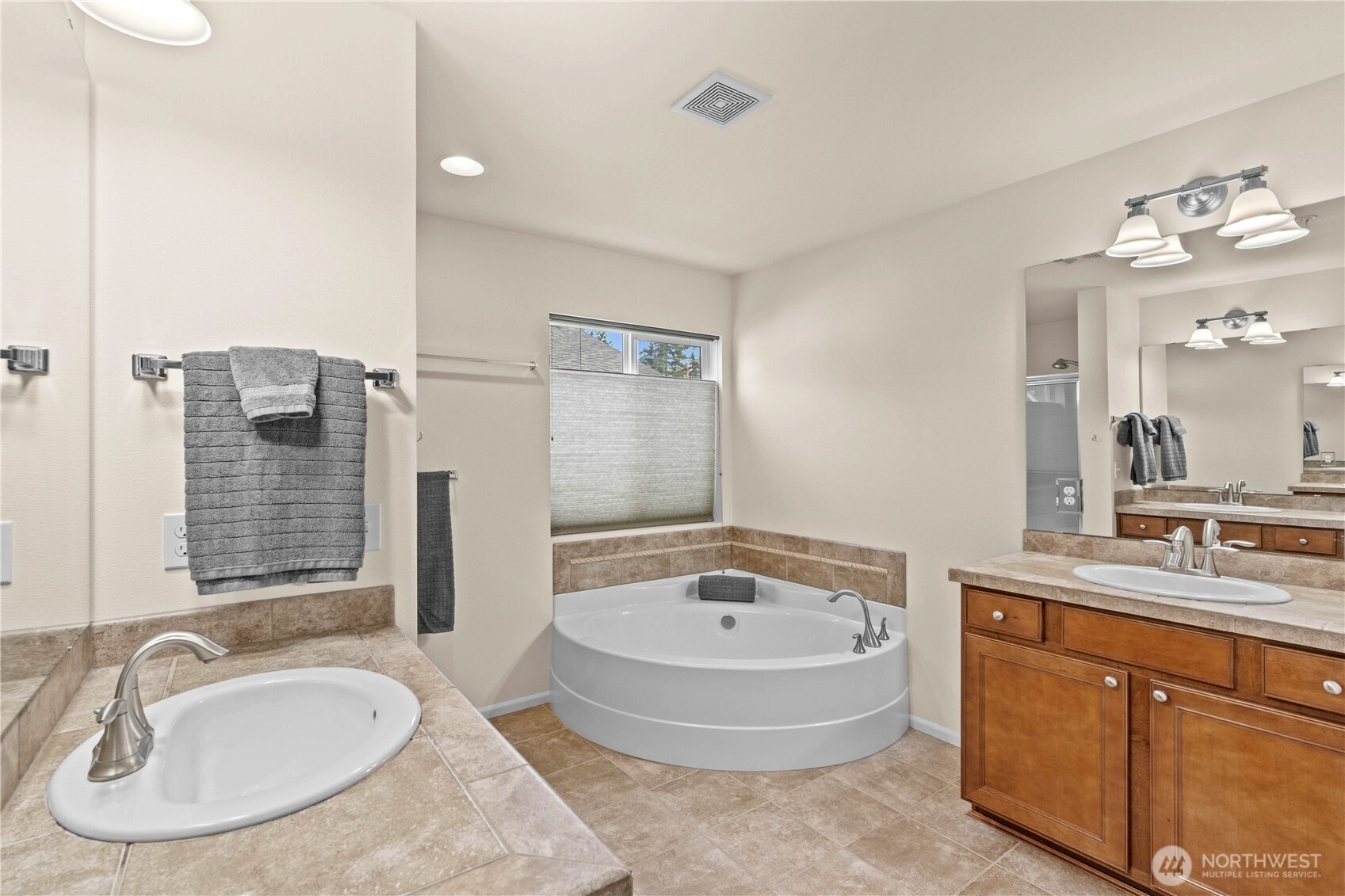 419 124TH PL SE