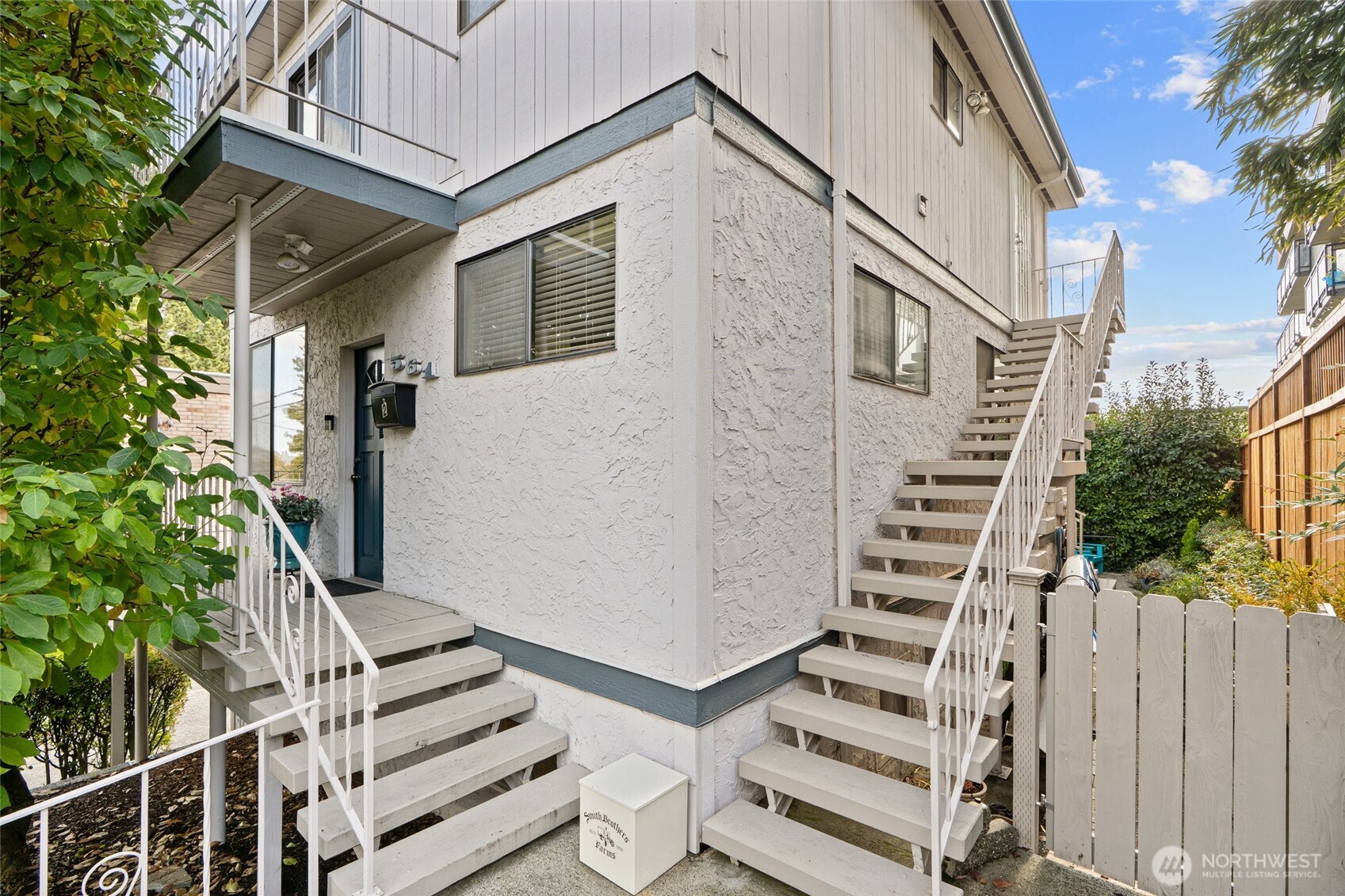 561 Lee Street