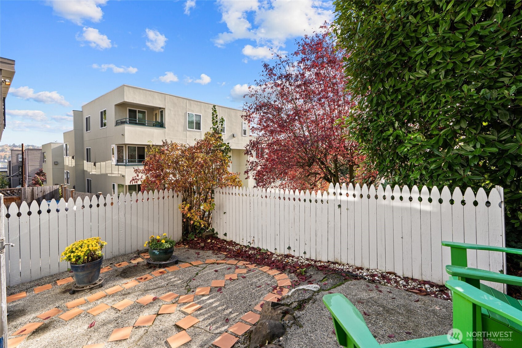 561 Lee Street