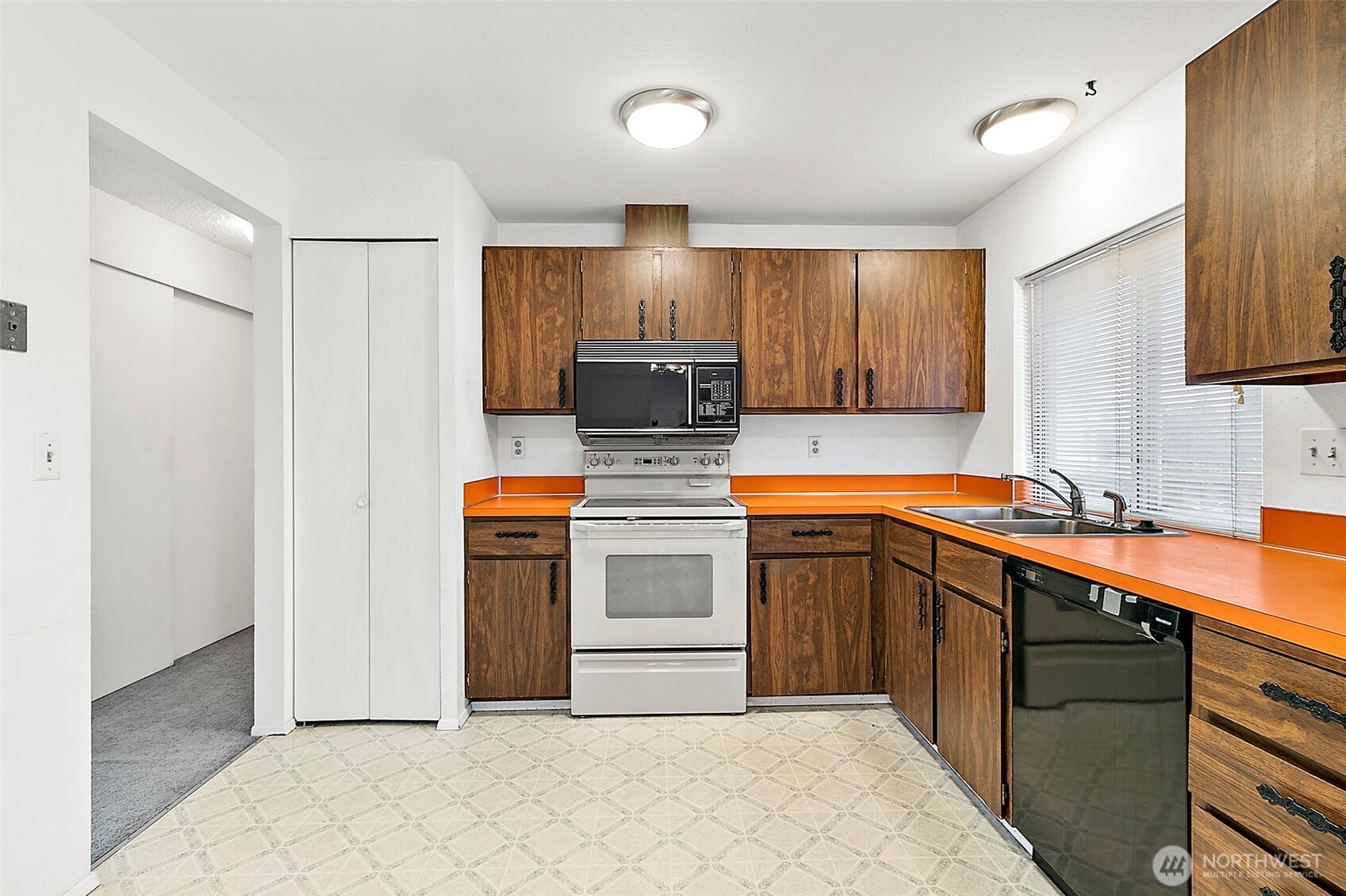 2115 Whitman Avenue NE