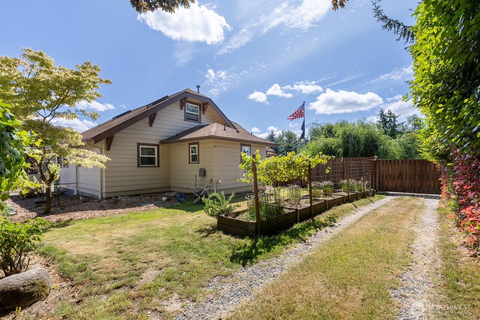 8515 Golden Given Road E