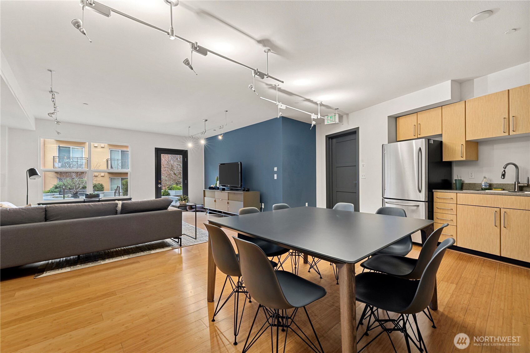 413 NE 70th Street Unit: 207