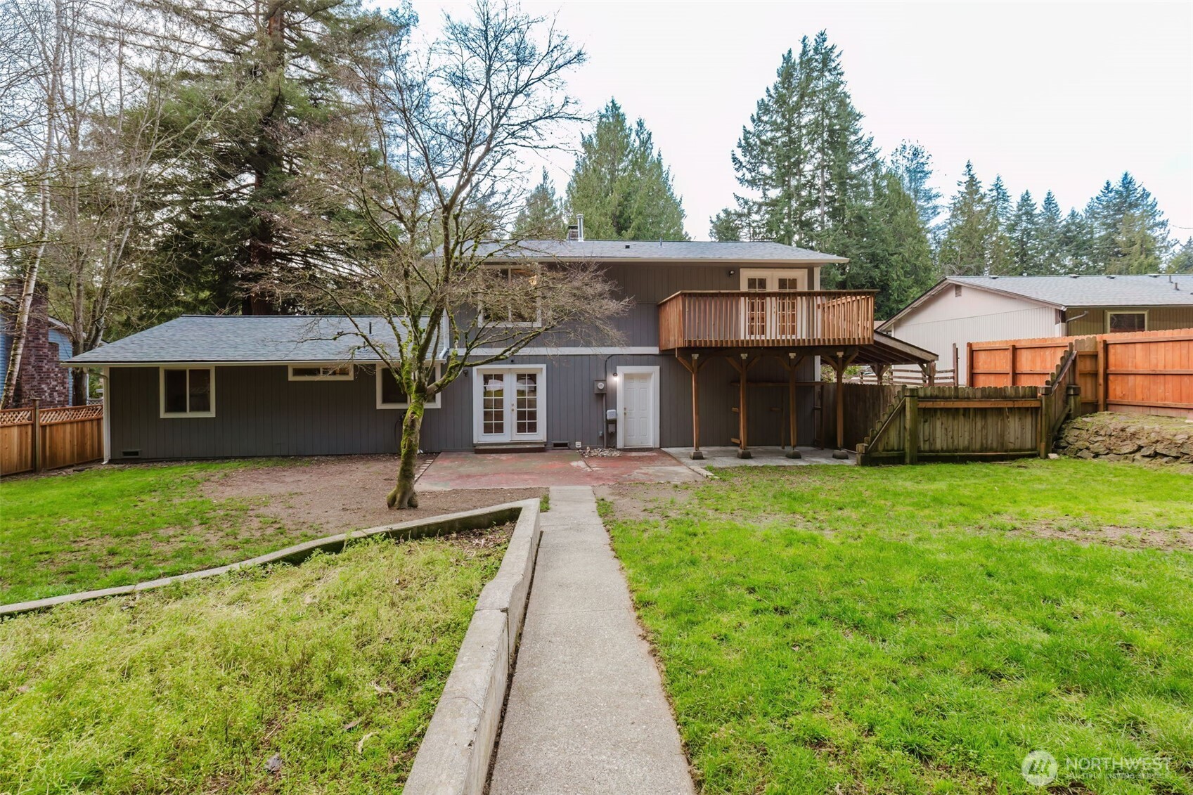 611 NE Conifer Drive