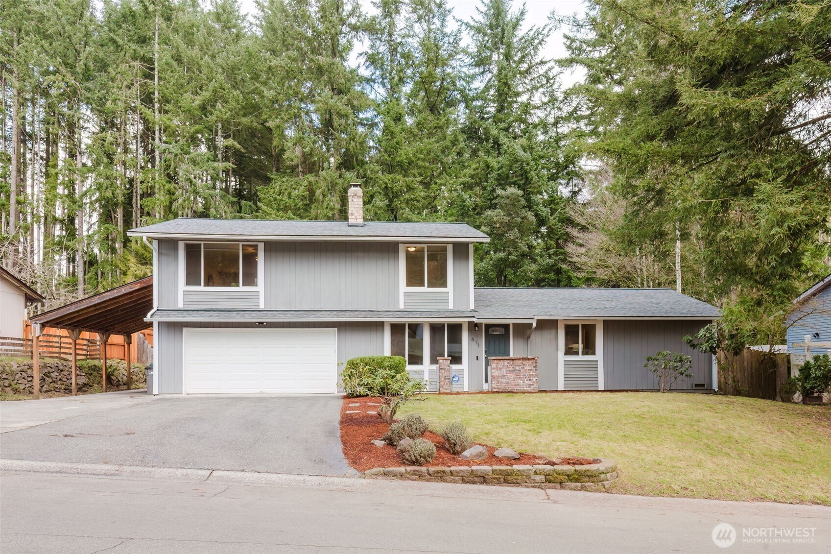 611 NE Conifer Drive