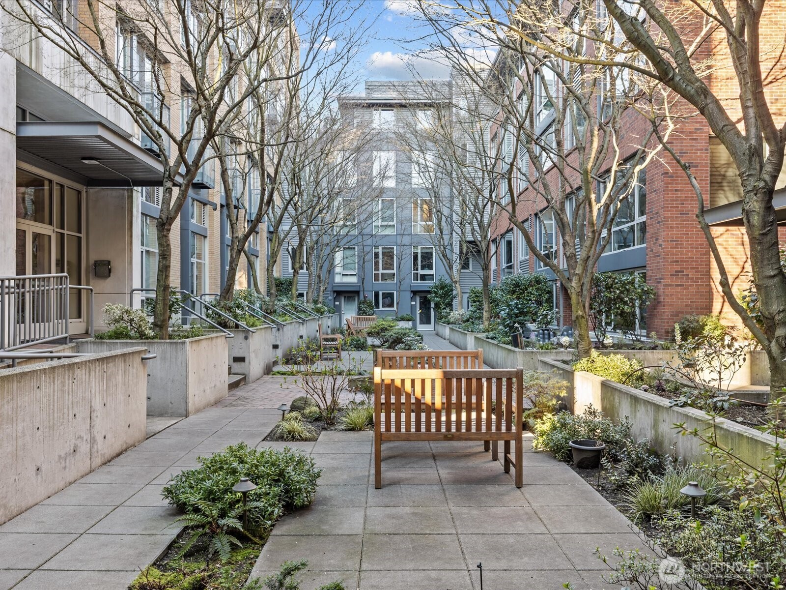 530 Broadway E Unit: 406