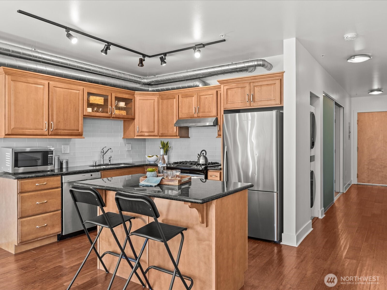 530 Broadway E Unit: 406
