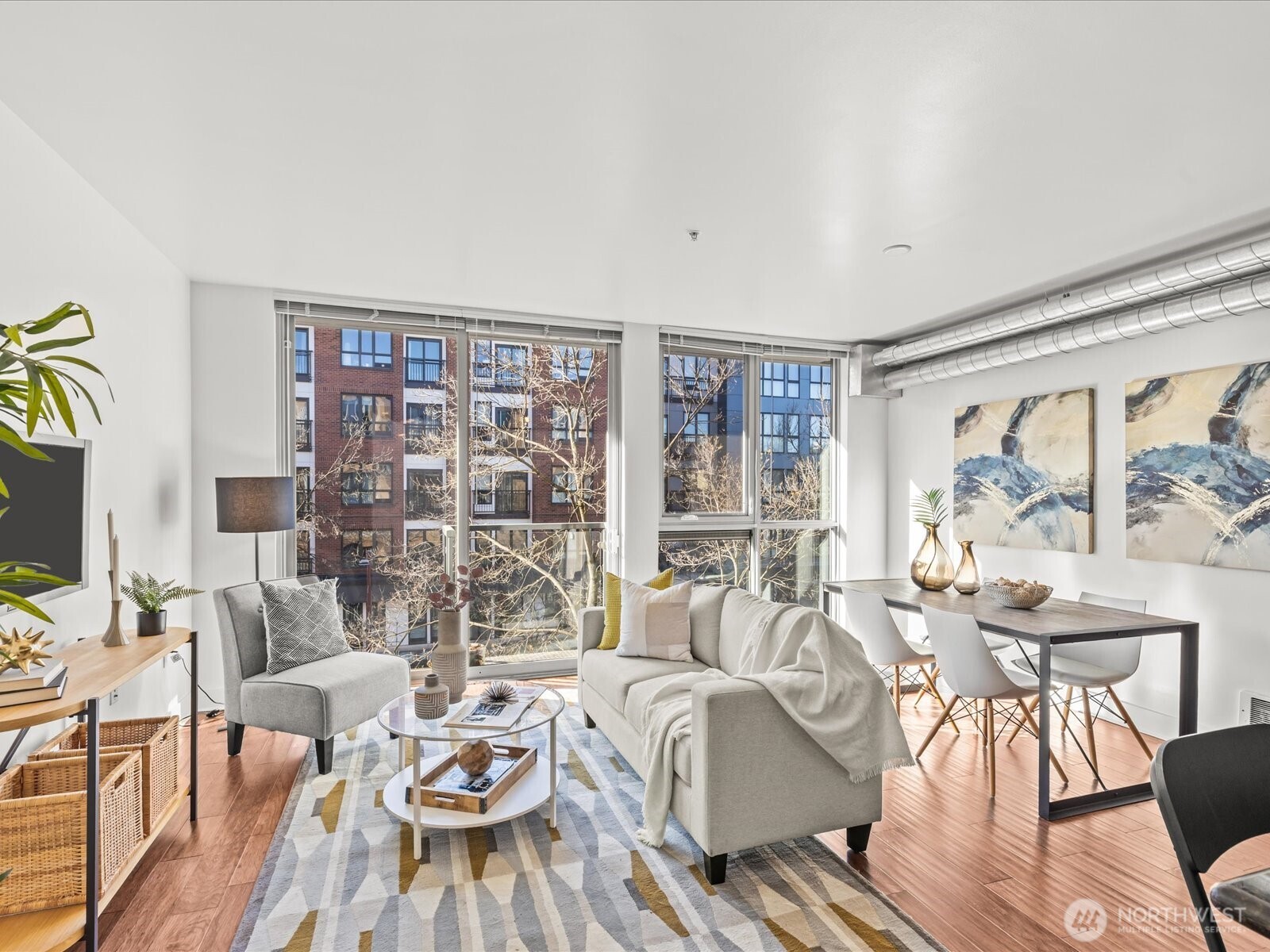 530 Broadway E Unit: 406