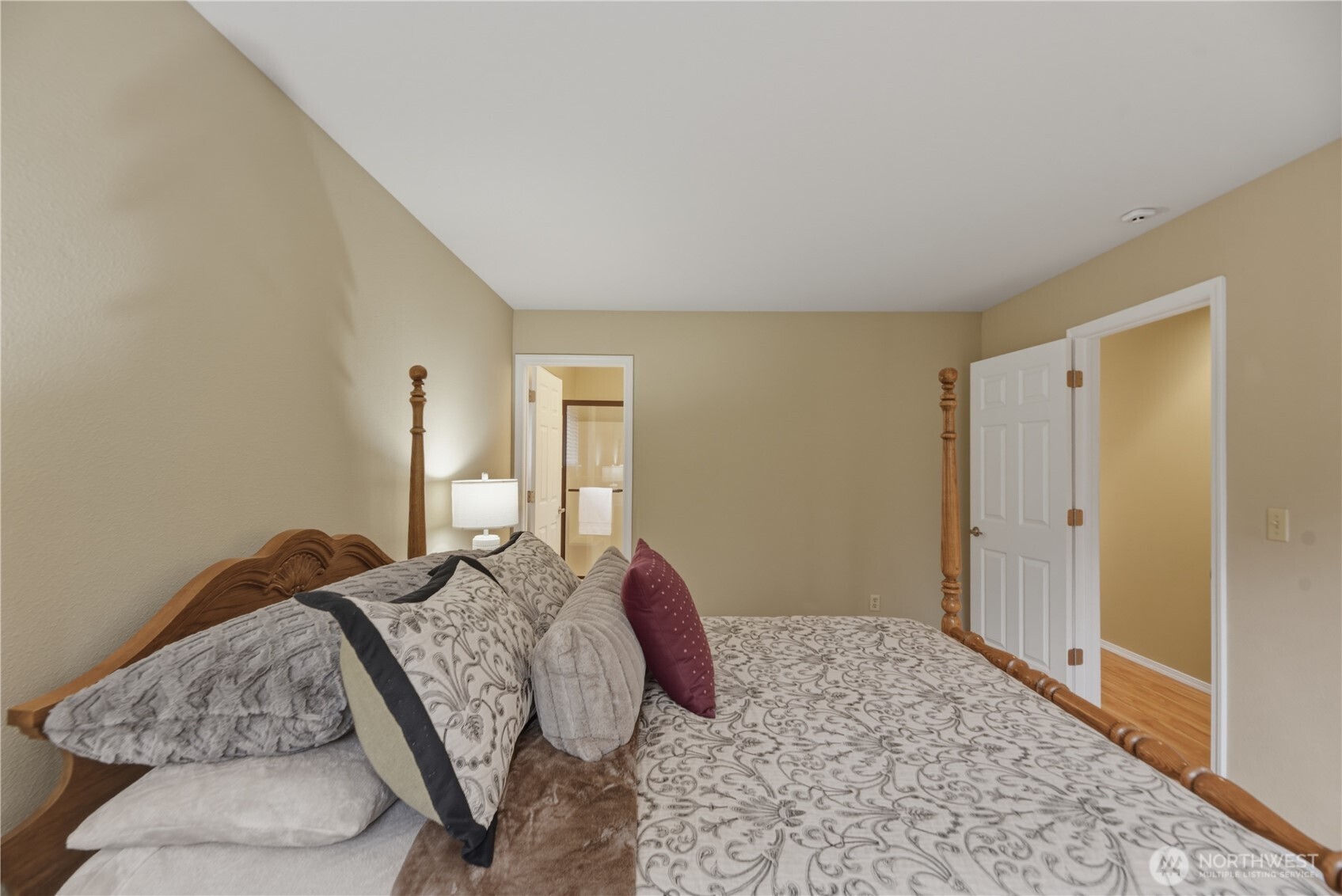 2415 SE 8th Place