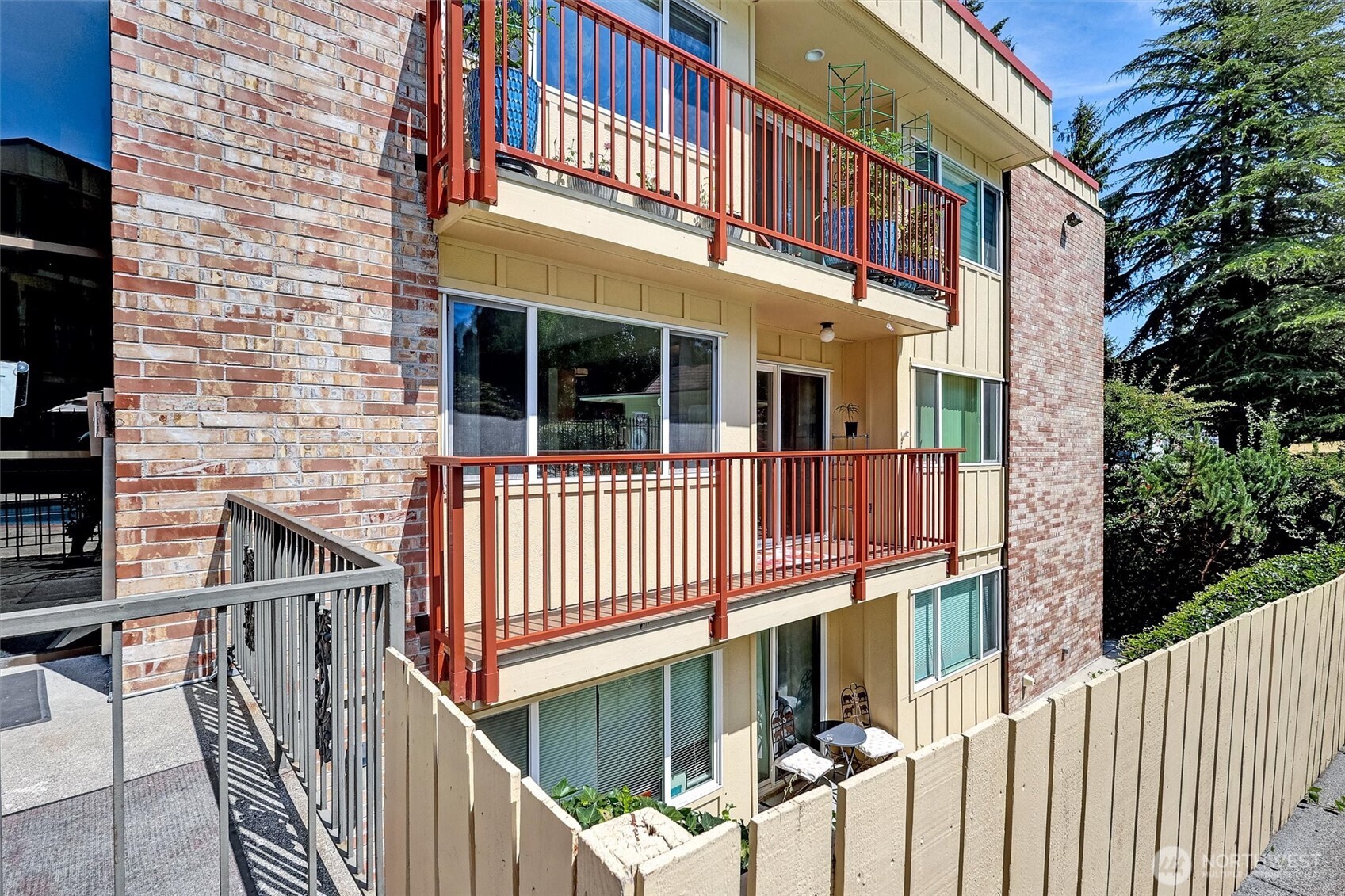 330 Elm St Unit: 201