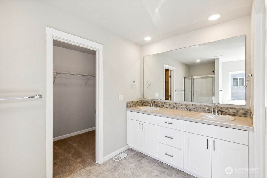14222 Jensen Drive SE Unit: 305