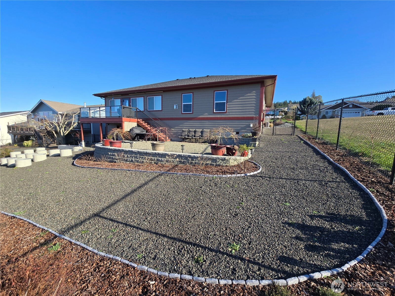 40 Topaz Way