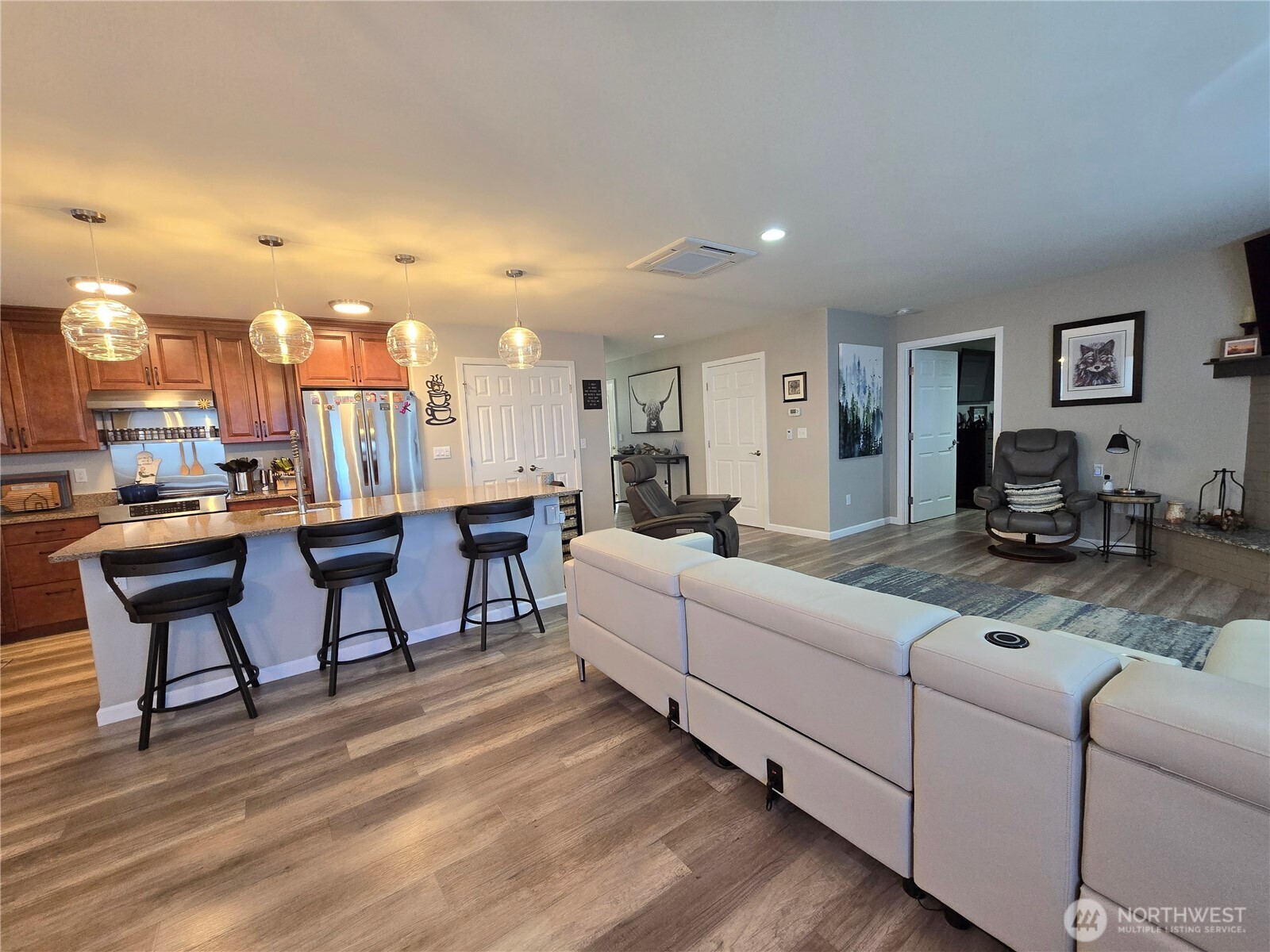 40 Topaz Way
