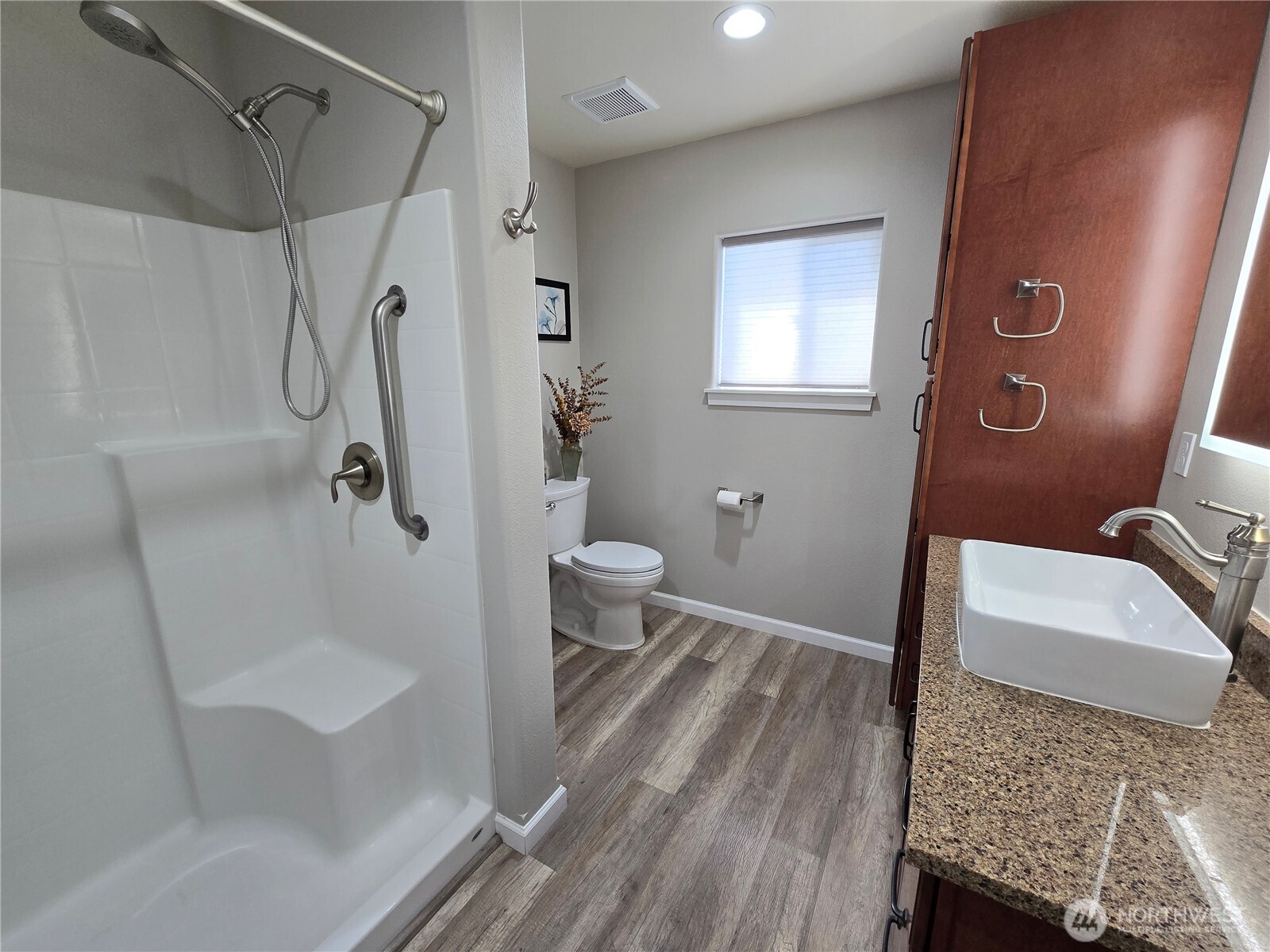 40 Topaz Way