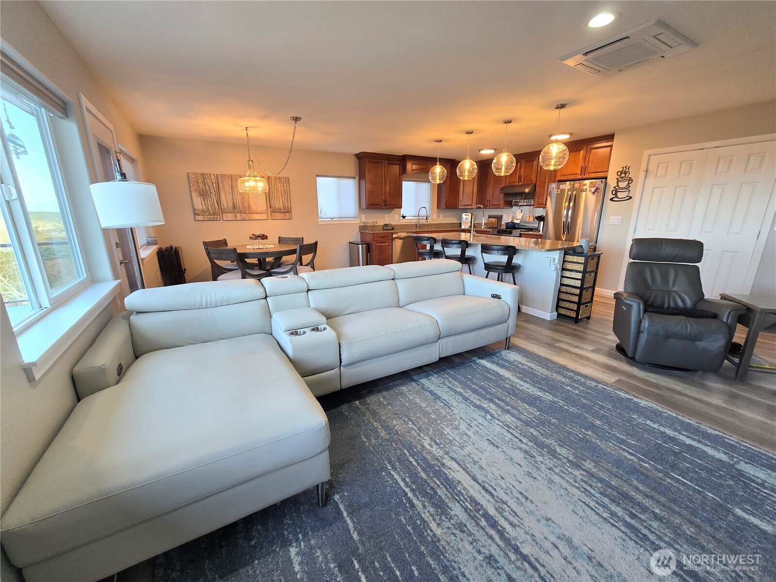 40 Topaz Way
