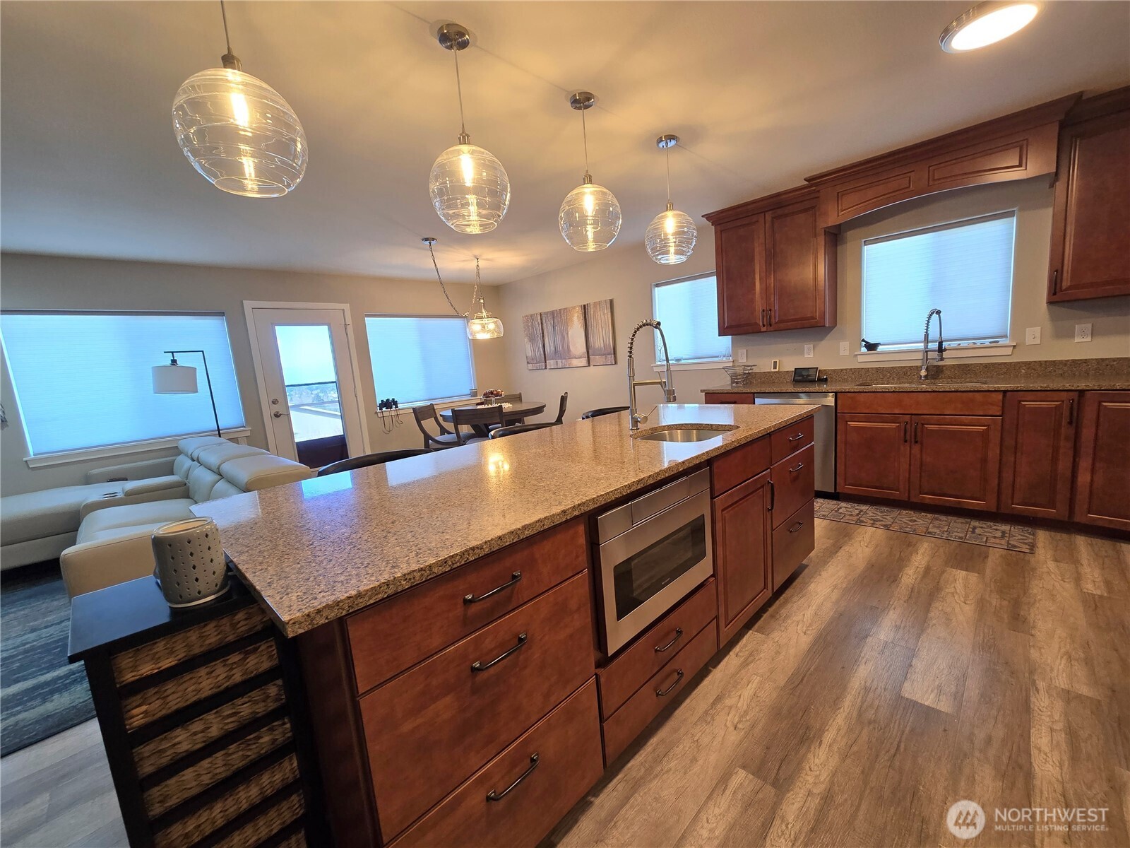 40 Topaz Way