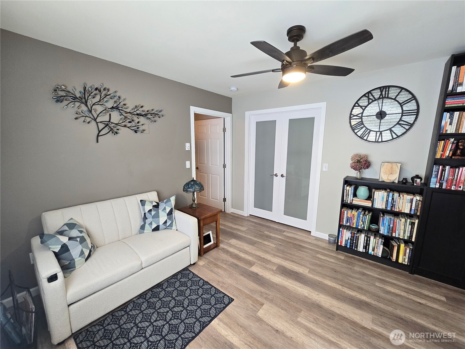 40 Topaz Way