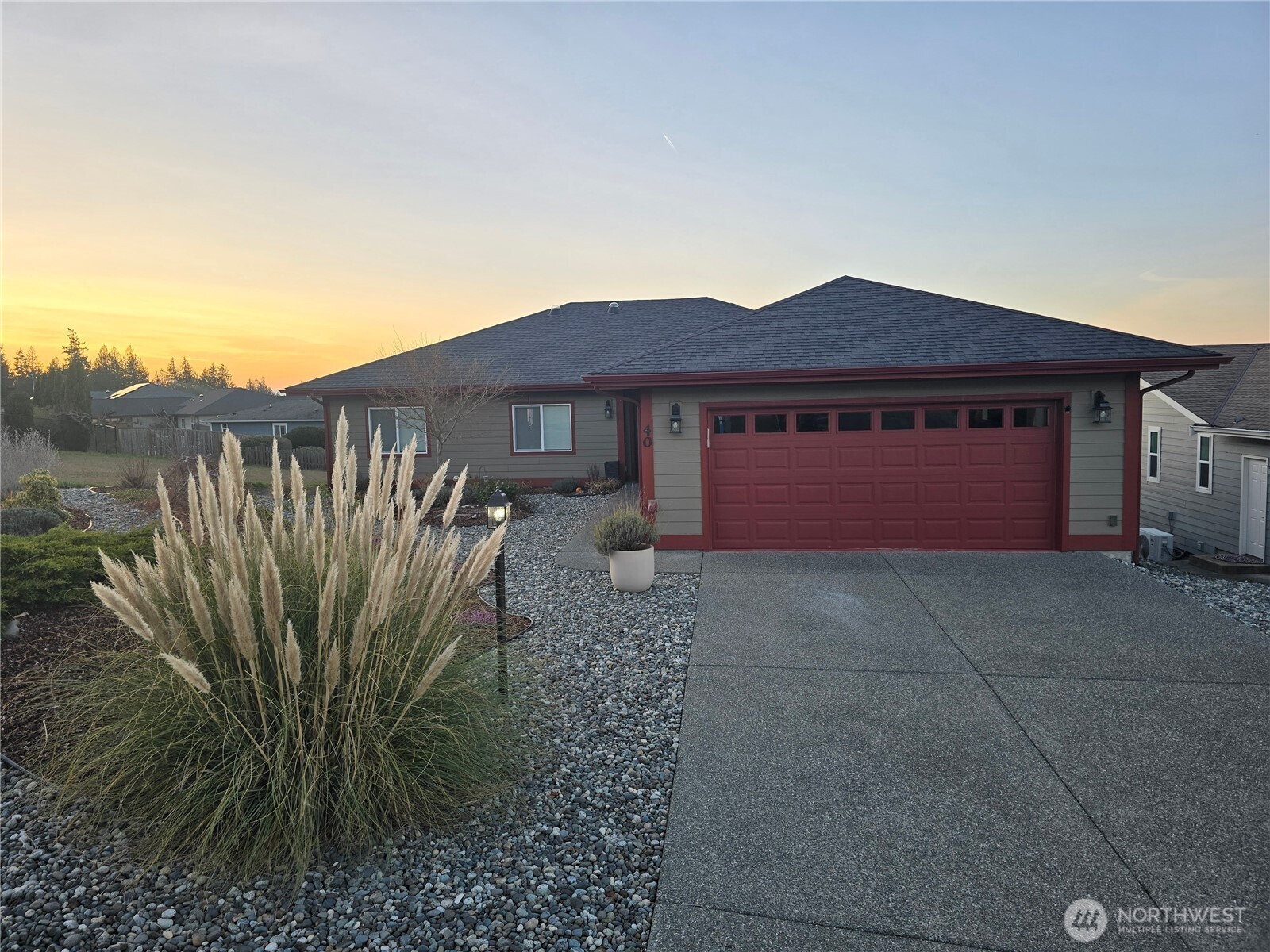 40 Topaz Way