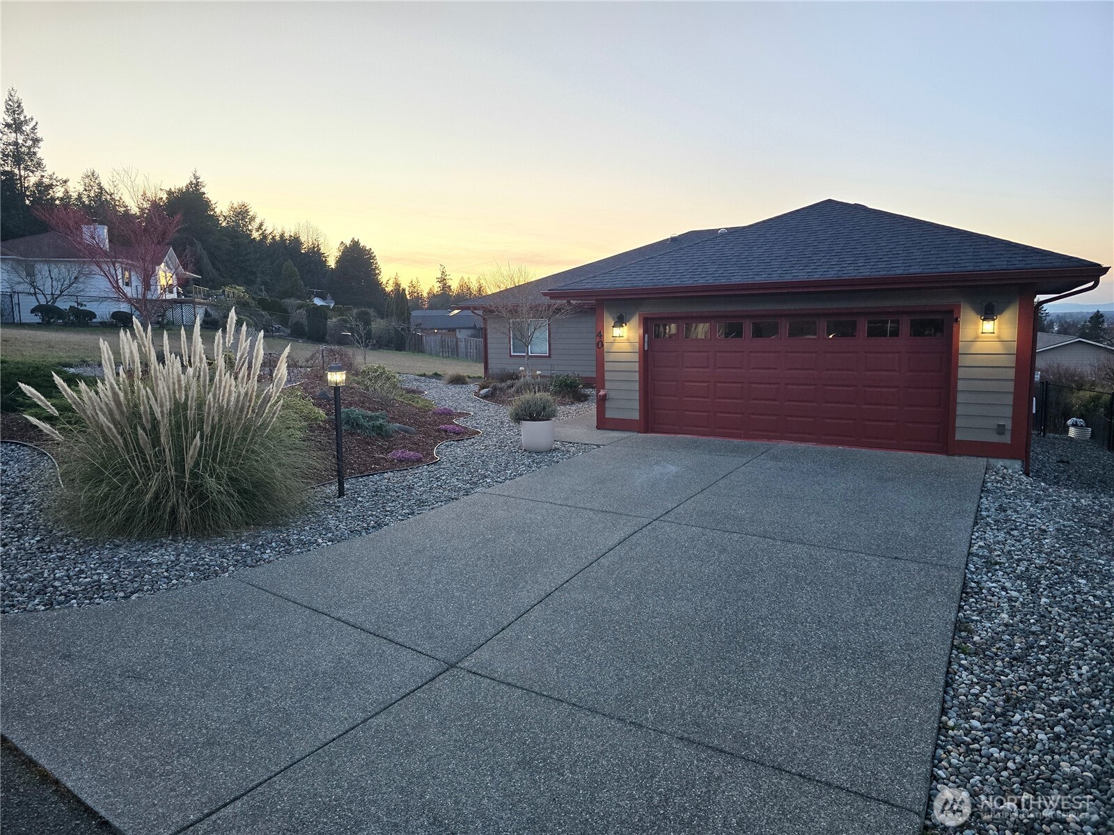 40 Topaz Way
