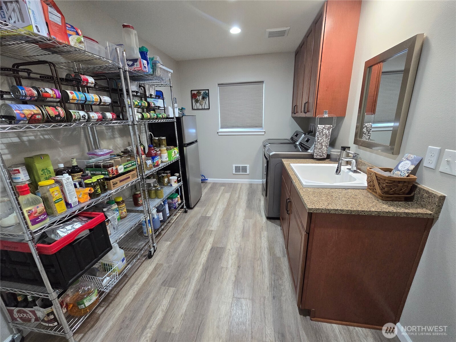 40 Topaz Way