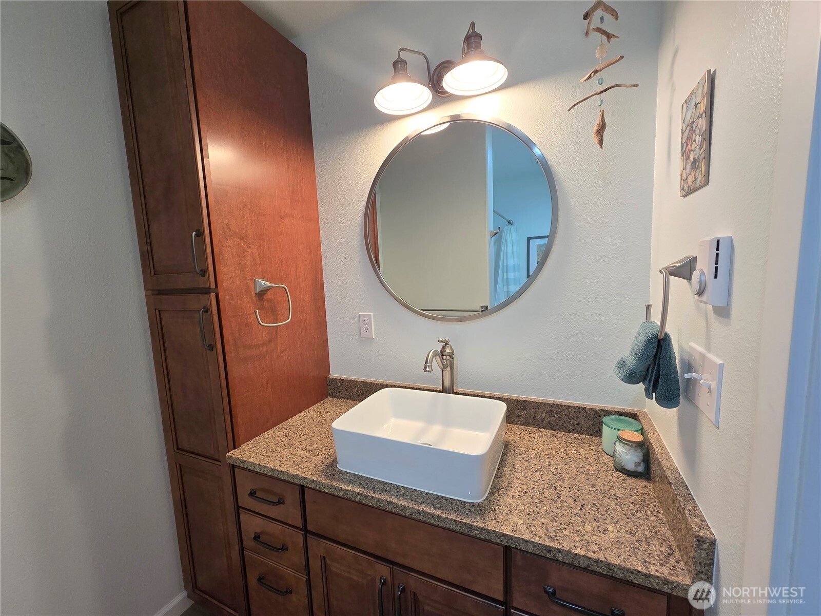 40 Topaz Way