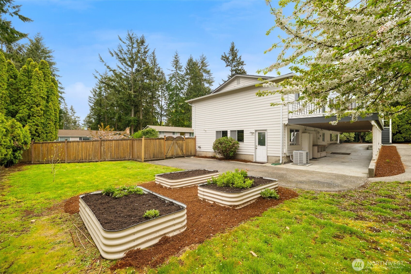 7424 NE 120th Street