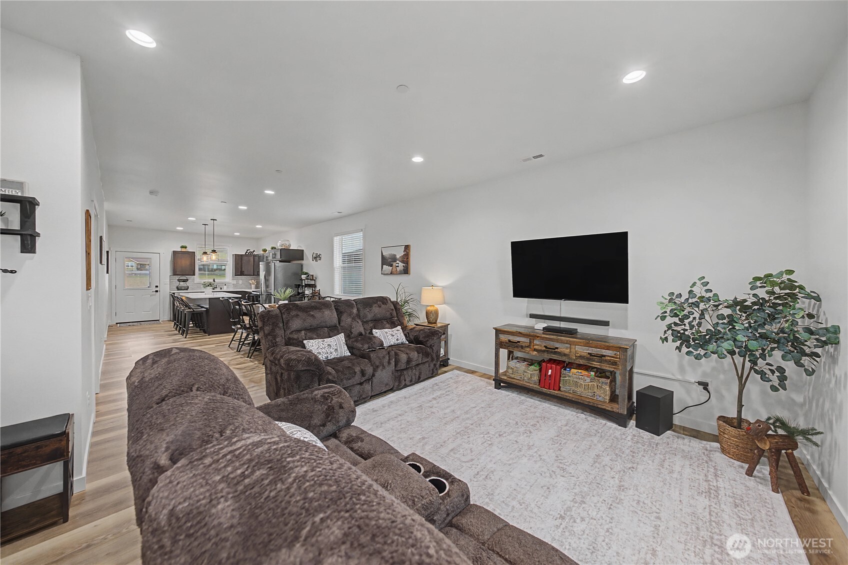 6697 Club House Drive SE Unit: 88