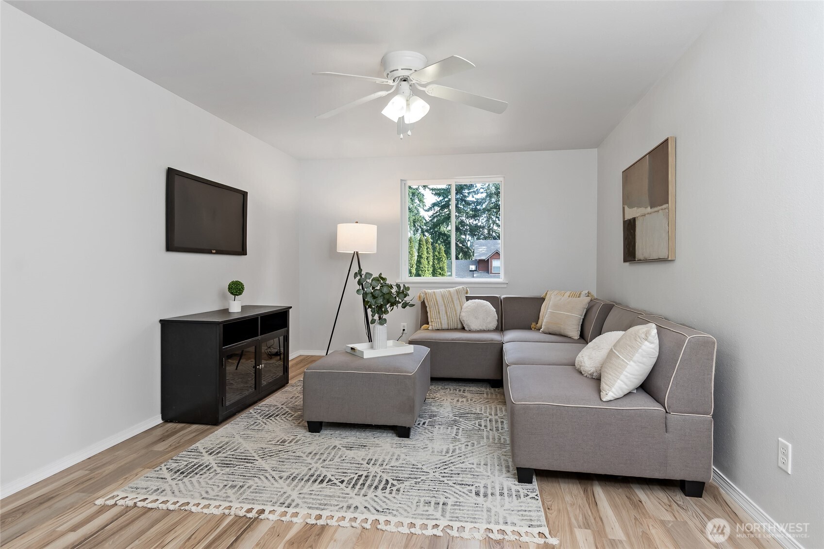 3735 Vassar Loop SE