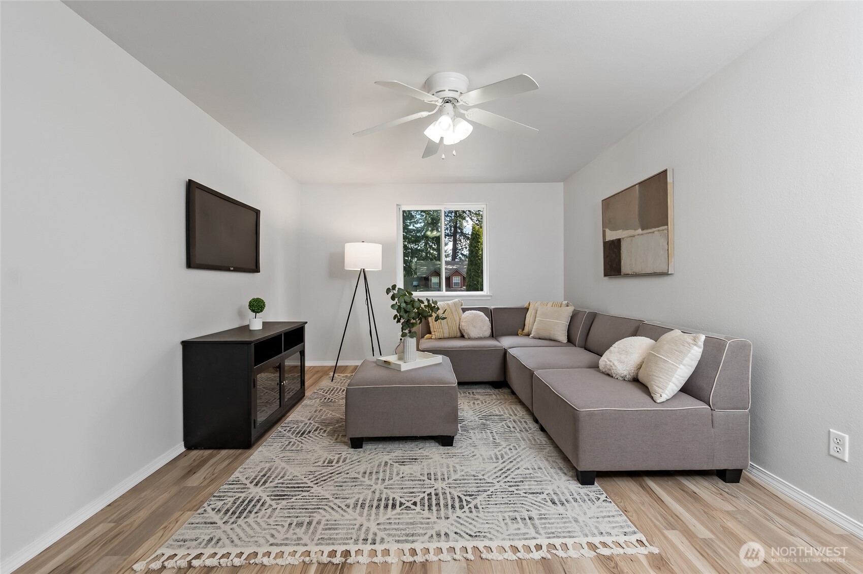 3735 Vassar Loop SE