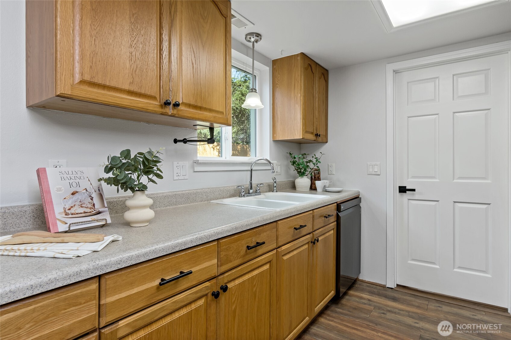 3735 Vassar Loop SE