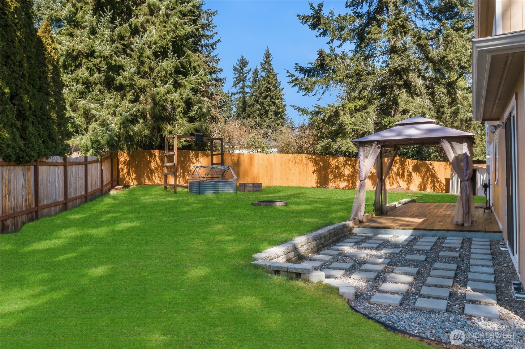 3735 Vassar Loop SE