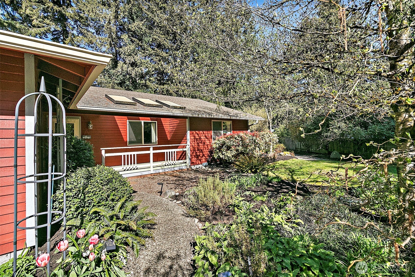 4317 Clearwater Loop SE