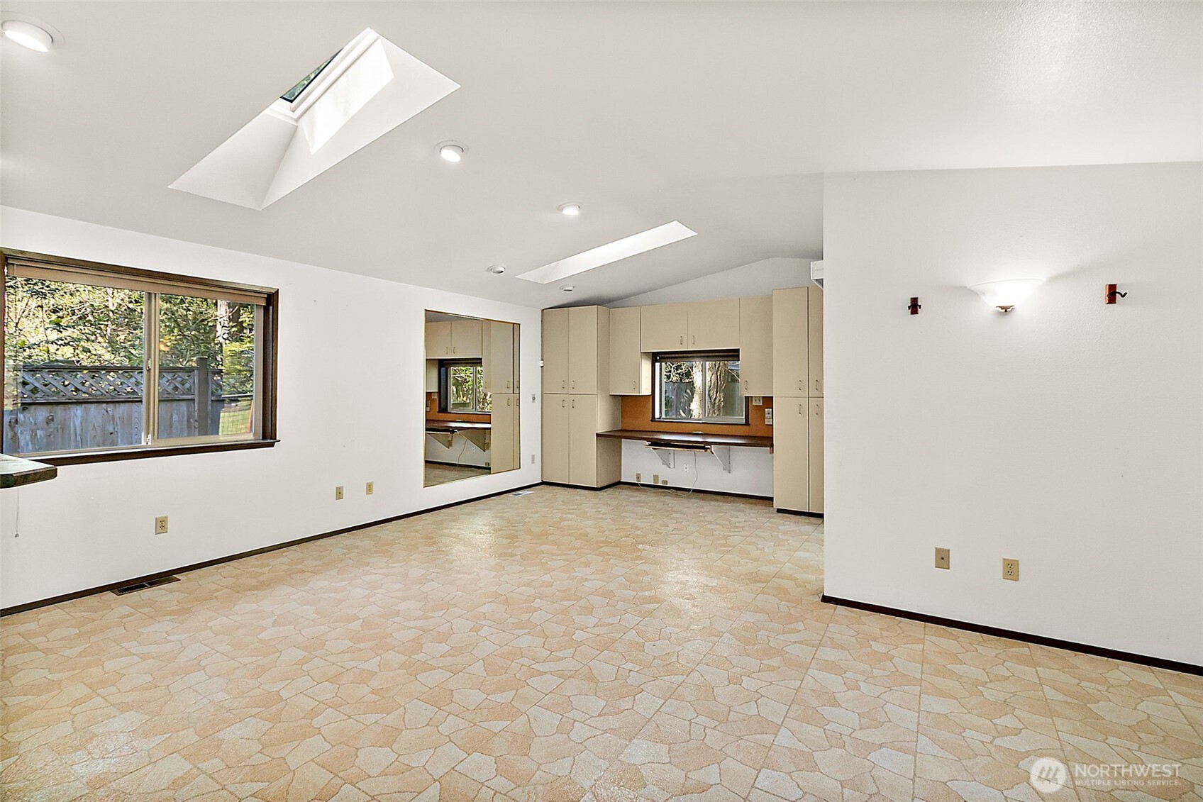 4317 Clearwater Loop SE