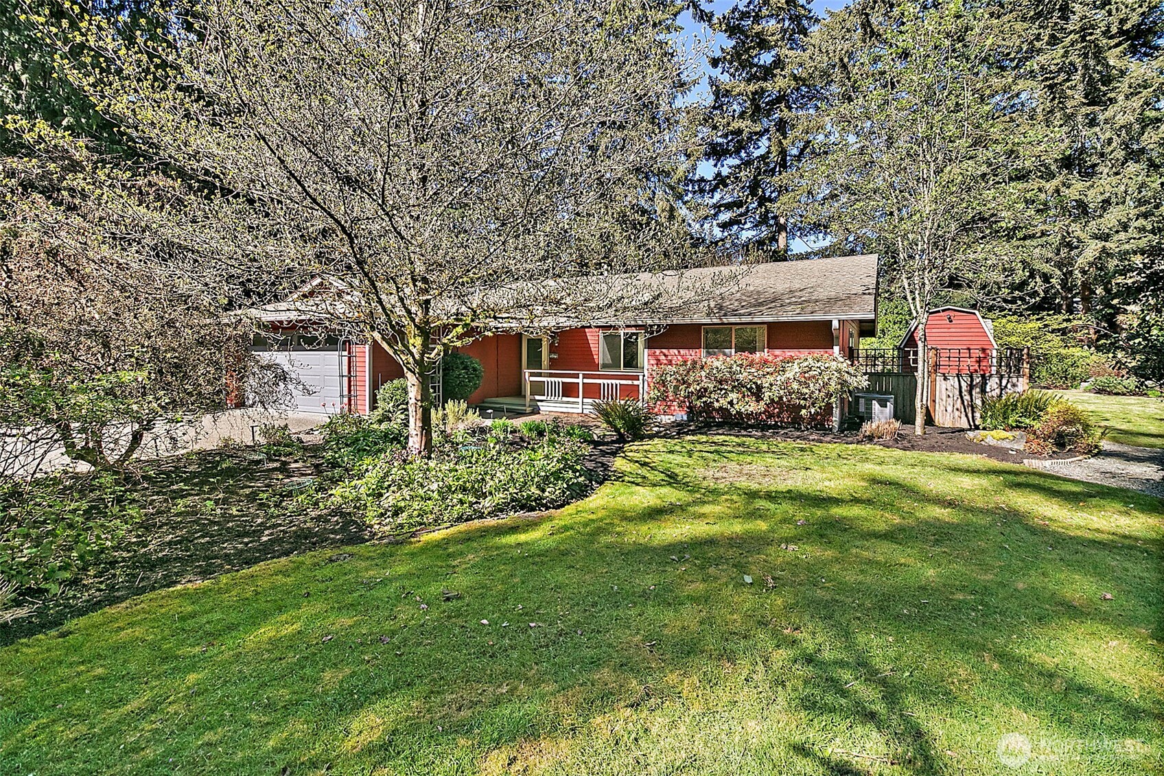 4317 Clearwater Loop SE