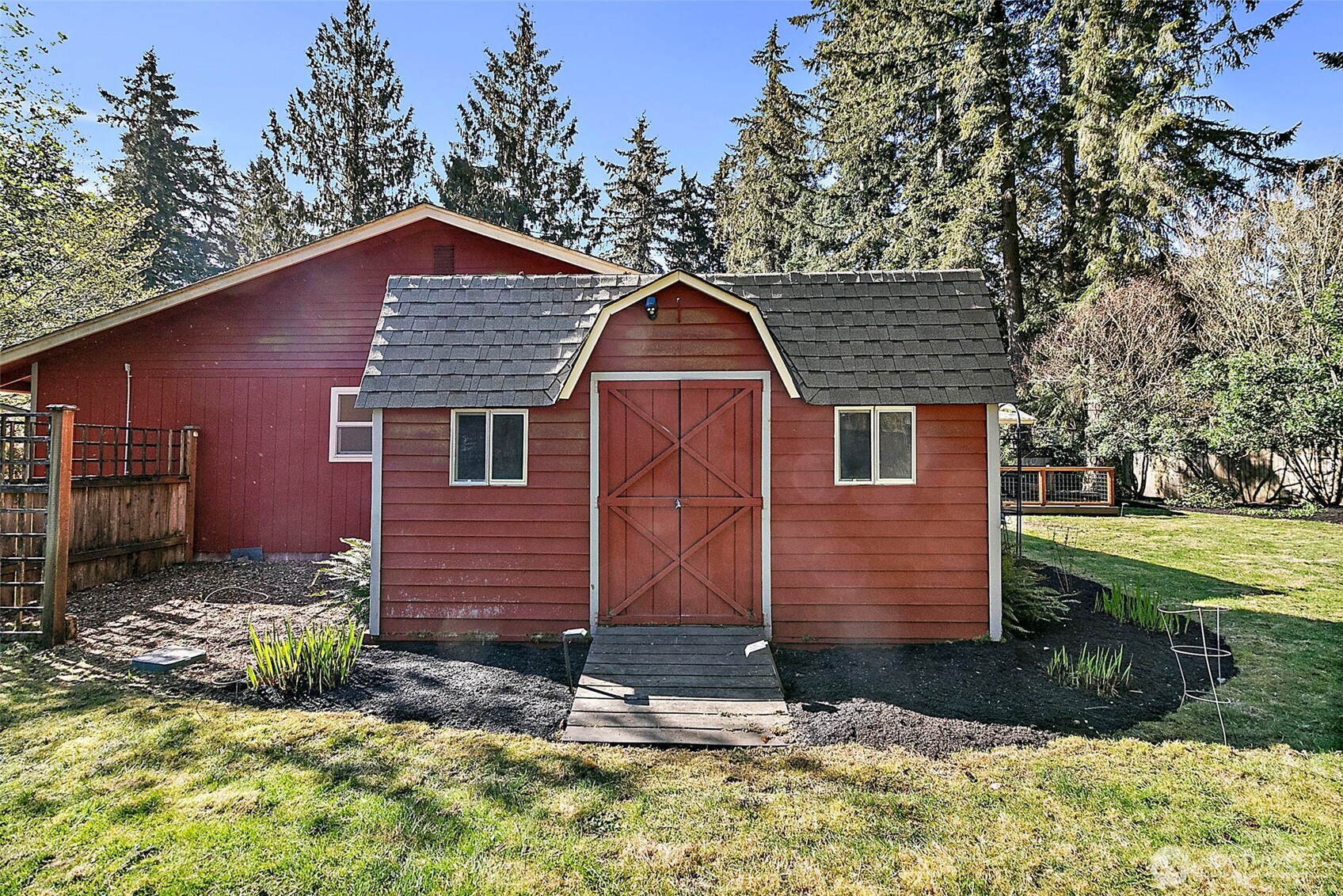 4317 Clearwater Loop SE