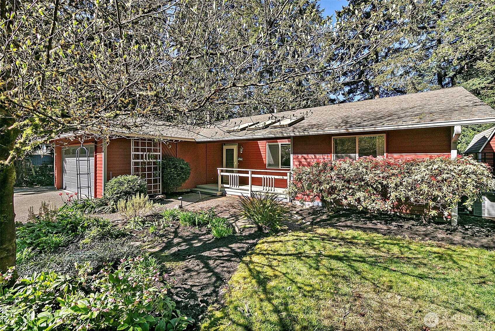 4317 Clearwater Loop SE