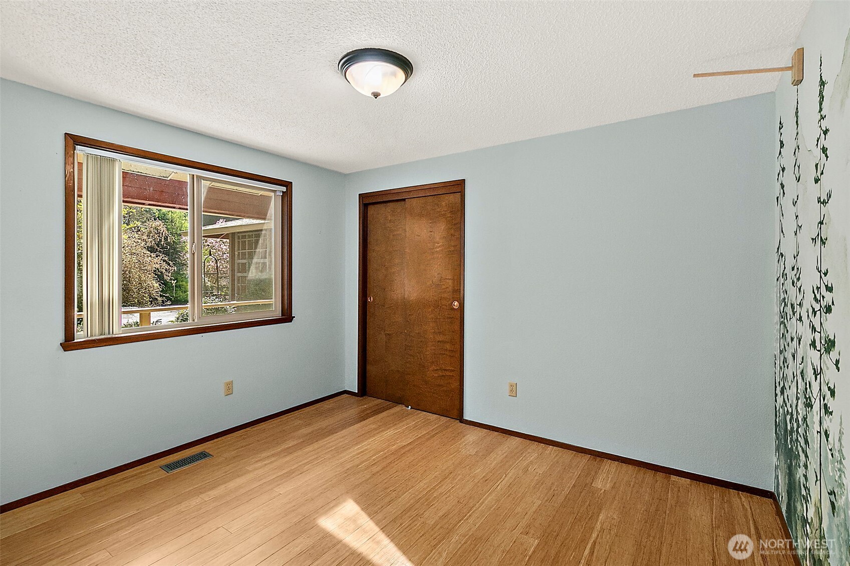 4317 Clearwater Loop SE