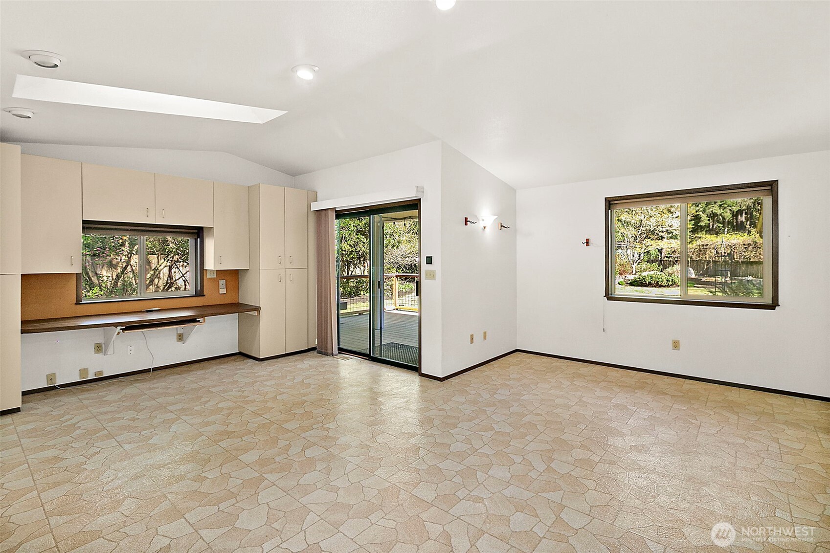4317 Clearwater Loop SE