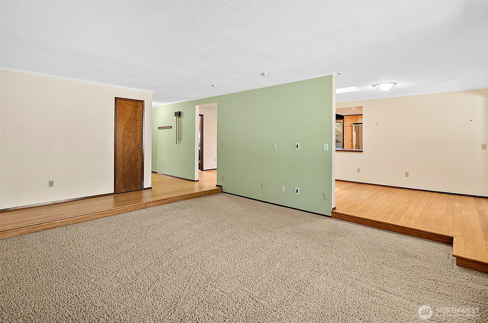 4317 Clearwater Loop SE